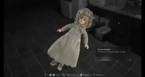 Boneca da Marie exibida no inventário em Resident Evil Requiem, item necessário para resolver o enigma final do jogo.