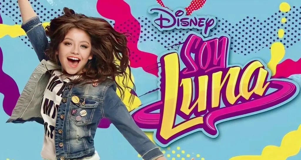 Karol Sevilla como Luna Valente no pôster oficial da série Sou Luna, do Disney Channel